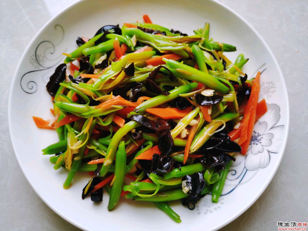 4种蔬菜晒干后，是东北人的最爱，放上1年都不坏，冬季炖肉嘎嘎香