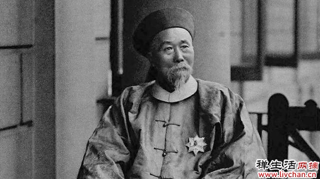 1876年，63岁的左宗棠力排众议，坚决收复新疆，如今看来意义重大