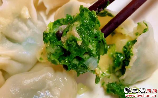 芹菜全身是宝，很多人只吃茎，其实叶子才是宝贝，包饺子吃特香