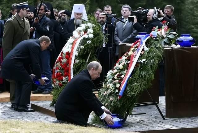 2010年卡廷纪念会：总统在哀悼路上遇难，黑匣子录音还俄罗斯清白