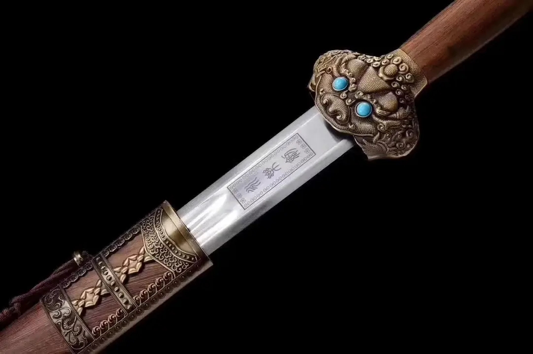 这把古剑曾珍藏于故宫，后在战乱中流失，如今成为英国博物馆的镇馆之宝
