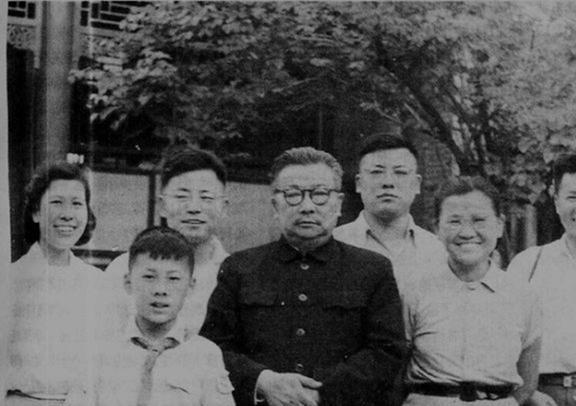 1962年李克农猝死后死因成谜，美国成头号嫌疑？儿子李伦亲自回应