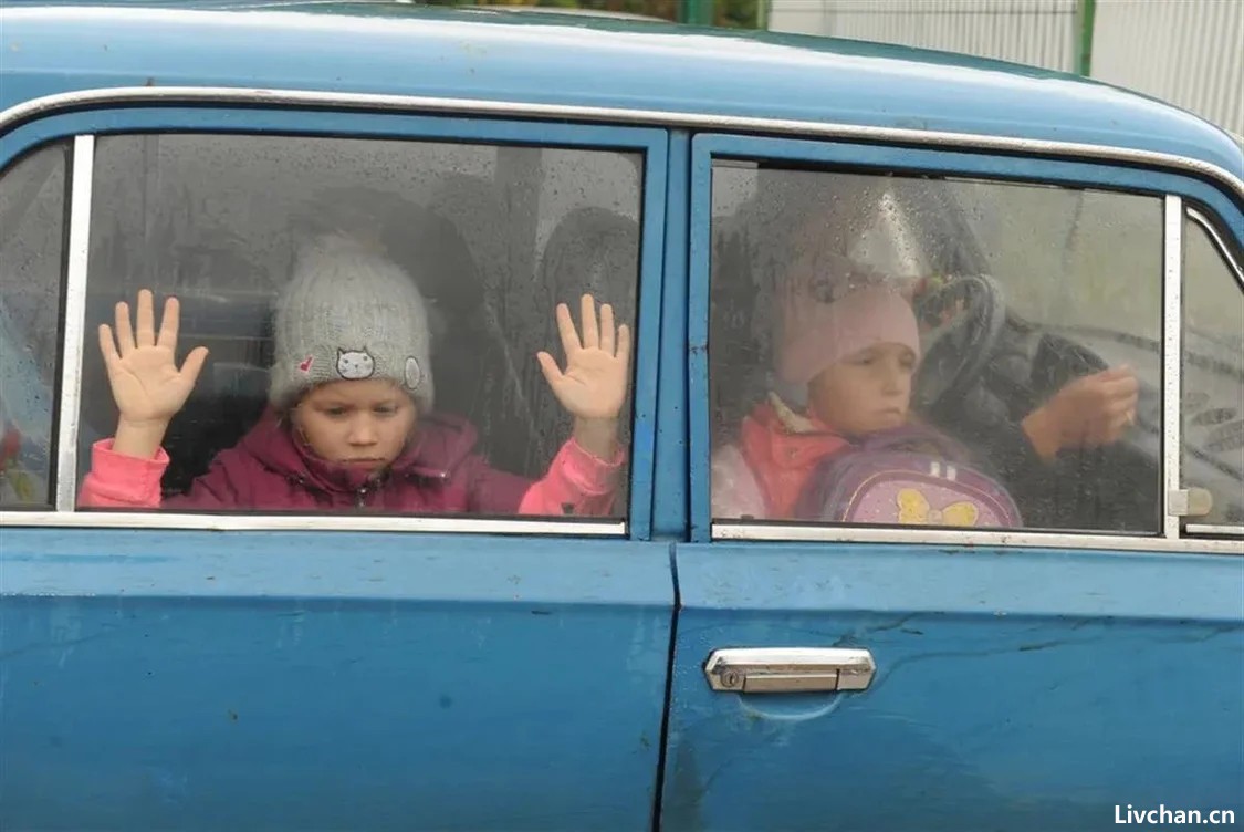 华人近距离接触乌克兰难民：干净、体面，没有逃难的样子