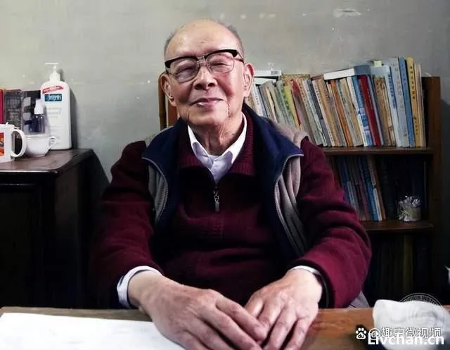 瞿秋白提议将汉字拉丁化,赵元任写下96字奇文反驳,全文一个读音 瞿秋白提议将汉字拉丁化,赵元任写下96字奇文反驳,全文一个读音