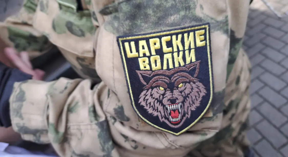 “沙皇之狼”来了？俄神秘武装现身乌克兰前线