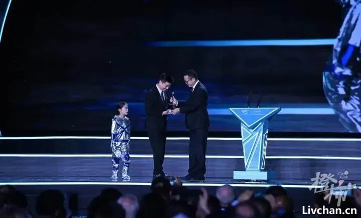 中国科幻作家海漄凭借小说《时空画师》获得雨果奖最佳短中篇小说奖
