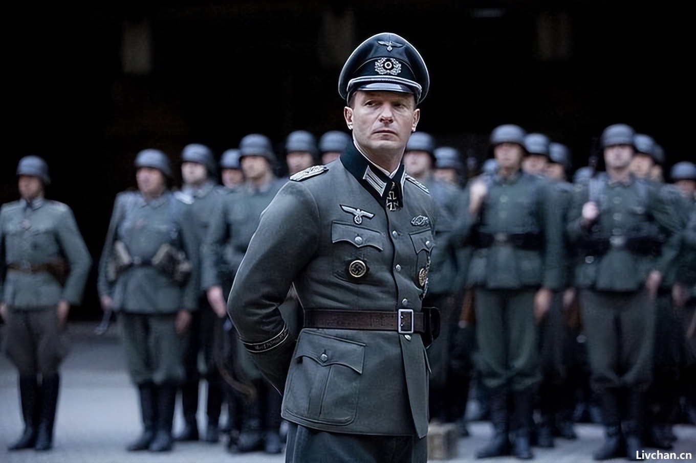 二战德军盖世太保军服是怎么设计的?为何英气逼人,吸引不少德粉?