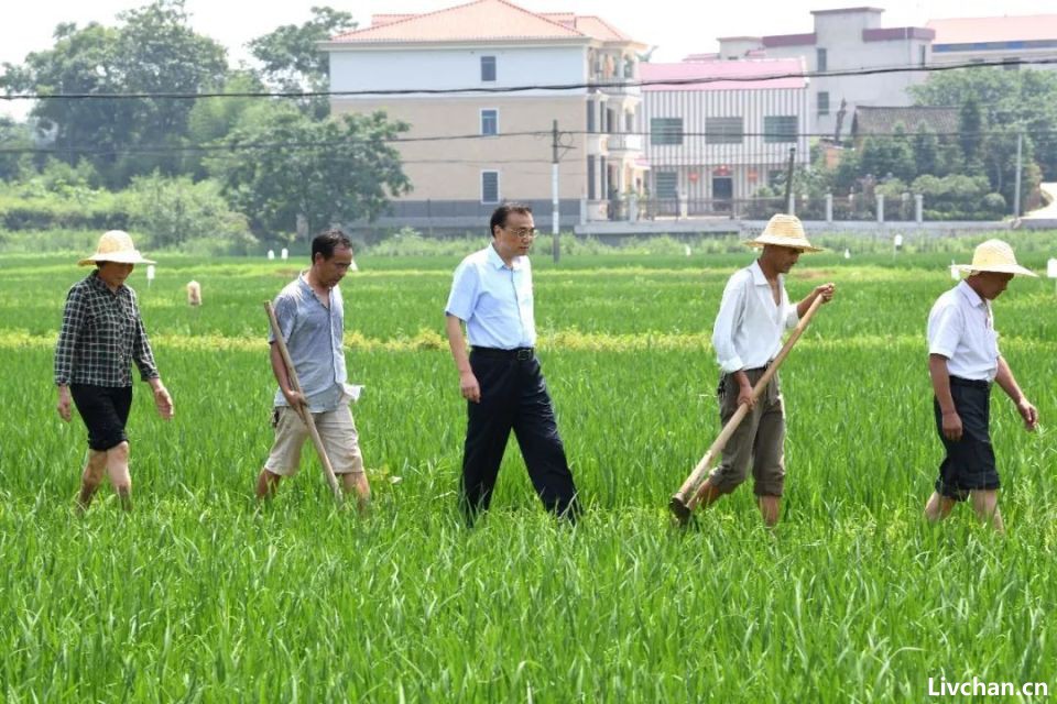 中华人民共和国原总理李克强同志生平及国内外对他的高度评价