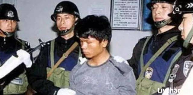 2004年，大学生马加爵连杀4位同窗独放过1人，被枪毙后父亲觉得丢脸拒领骨灰