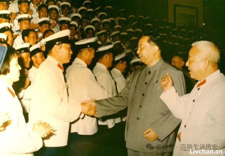 邓小平晚年如何评价和华国锋之间的关系？