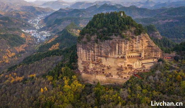 麦积山石窟——建在悬崖之上的宝藏，恐高者的噩梦，100年无人光顾