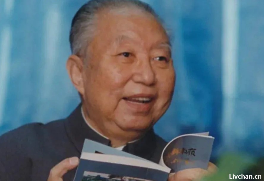 1997年邓公逝世后，华国锋同志作出一个决定，中央知道后全力支持