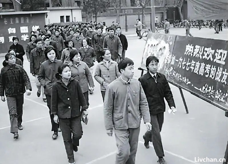 1997年邓公逝世后，华国锋同志作出一个决定，中央知道后全力支持