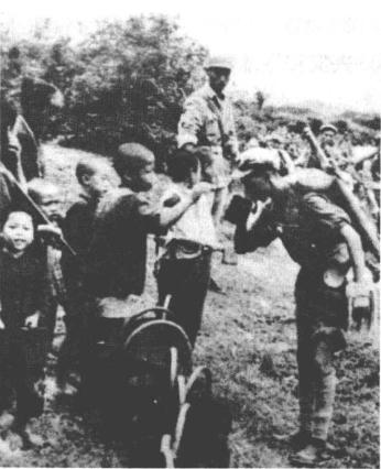 西南剿匪中入伍的战士，刘兴文和易才学都成了战斗英雄