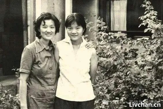 2008年章含之逝世后，外交部为何将她女儿洪晃告上法庭？