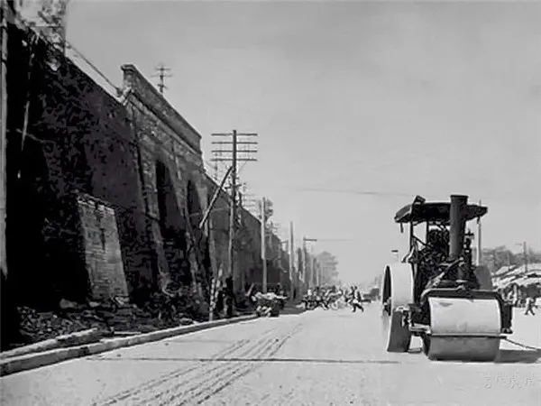 1950年代，拆掉北京城   