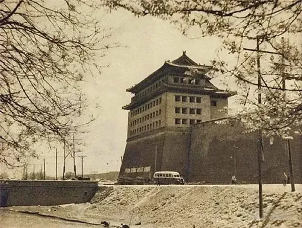 1950年代，拆掉北京城   