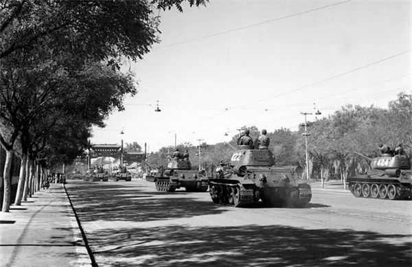 1950年代，拆掉北京城   