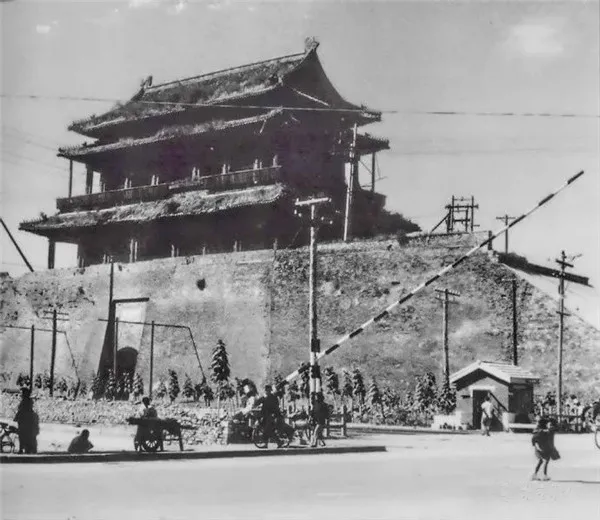 1950年代，拆掉北京城   