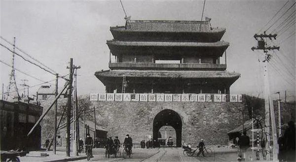 1950年代，拆掉北京城   