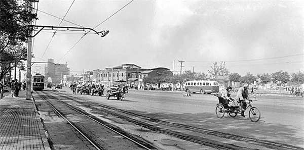 1950年代北京城老照片，拆了好多老建筑