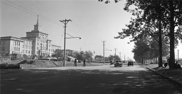 1950年代北京城老照片，拆了好多老建筑