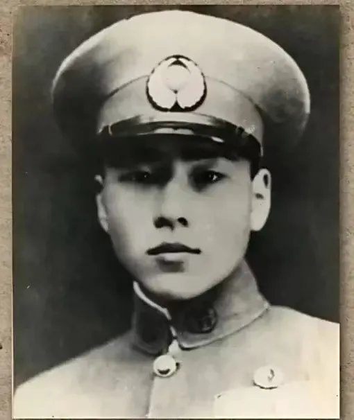 抗战期间,1700位风华正茂的飞行员集体赴死,无一生还,平均年龄23岁! 抗战期间,1700位风华正茂的飞行员集体赴死,无一生还,平均年龄23岁!