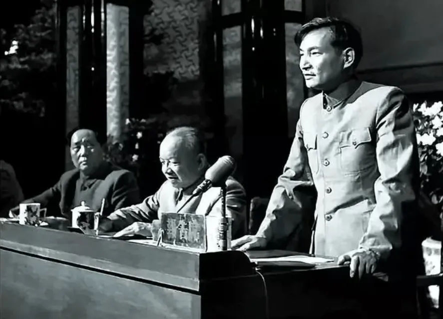 陈云与康生：延安整风运动的失控