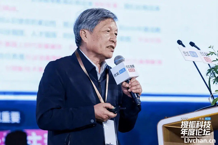 “网红校长”王树国灵魂发问：若梁文峰读博，还能有DeepSeek吗？