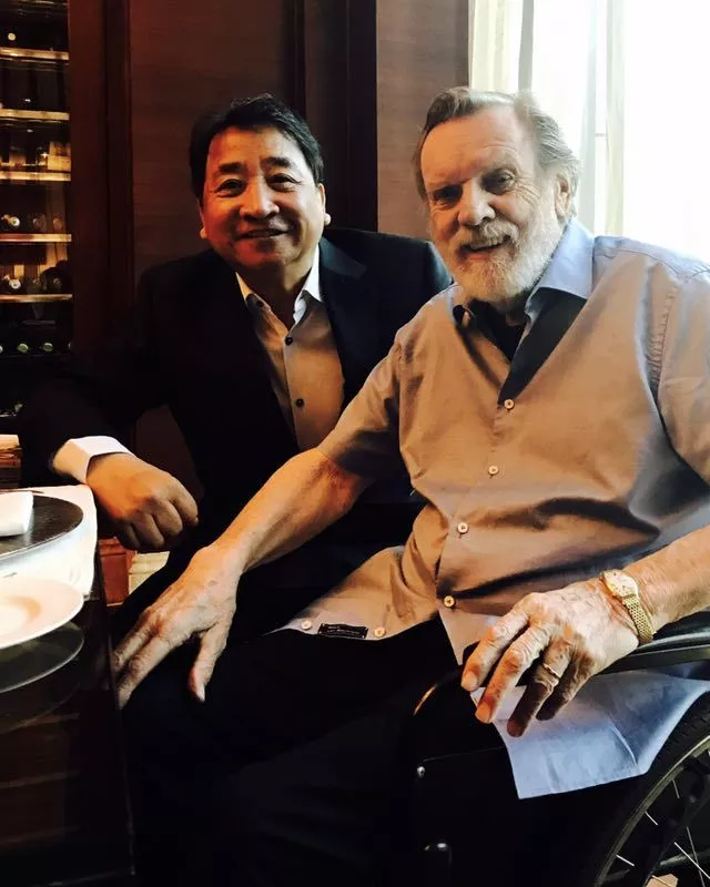 何新在20多年前就已经看透了美国：美国解决世界问题的时间表