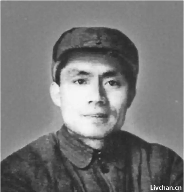 1946年，红军特务队首领邓发死于空难，周恩来痛哭：是我考虑不周