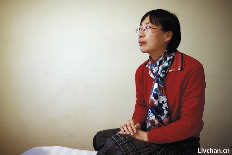 “骗官书记”王亚丽，造假高手，认富商当干爹